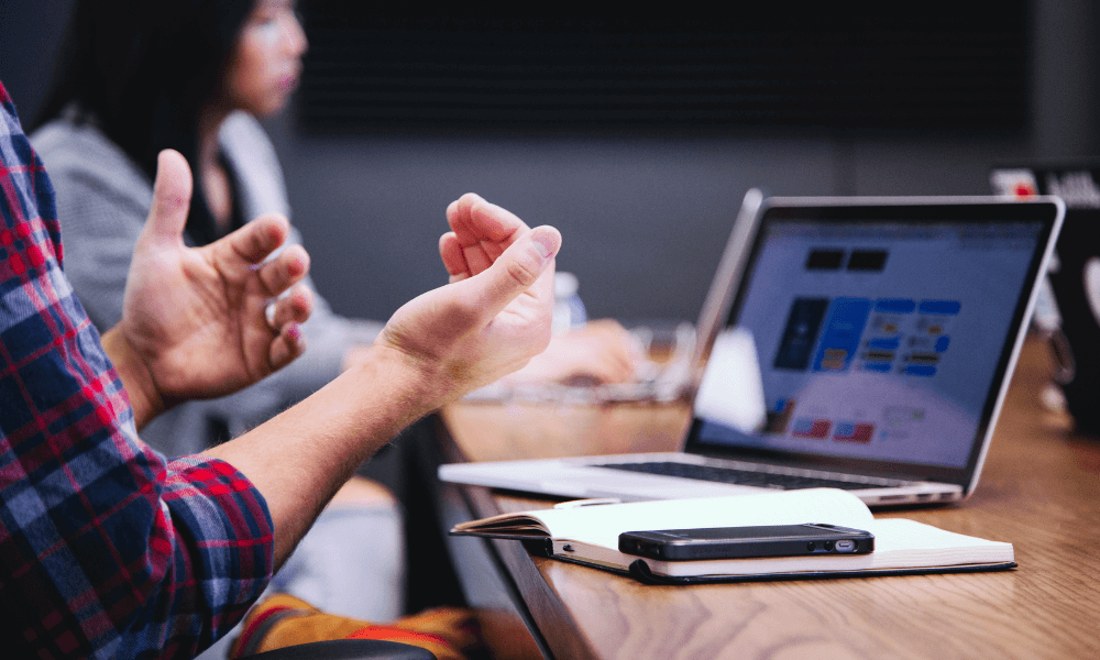 La communication de crise : comment les entreprises peuvent-elles rassurer leurs clients ?